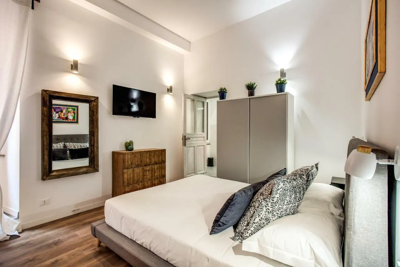 Apartment Virginia-S Home In Monti Rome