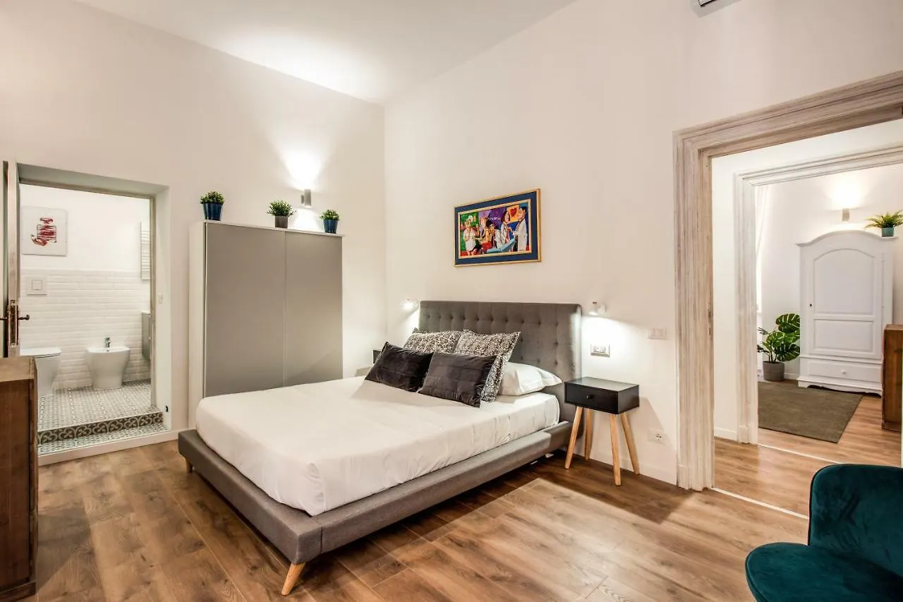 Apartment Virginia-S Home In Monti Rome