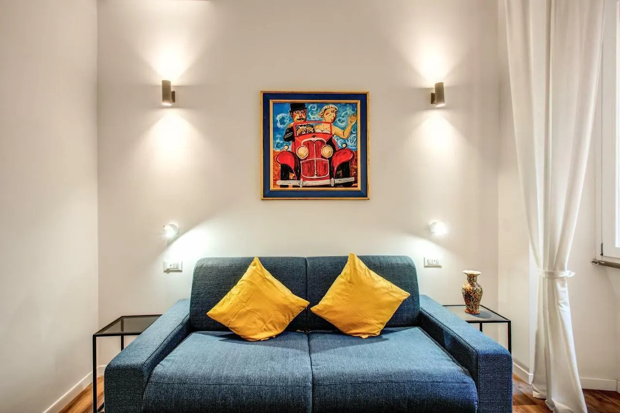 Virginia-S Home In Monti Rome Italy