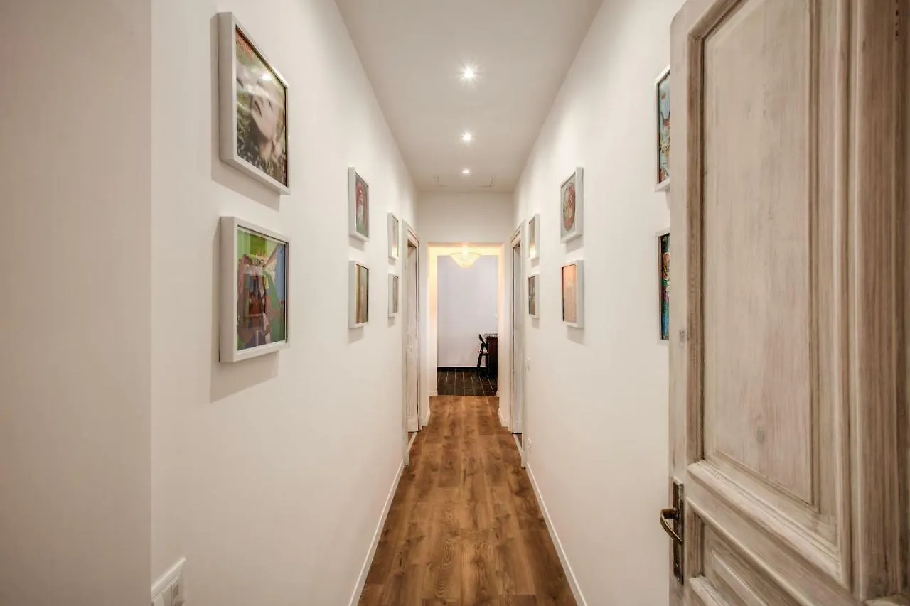 Virginia-S Home In Monti Rome Apartment
