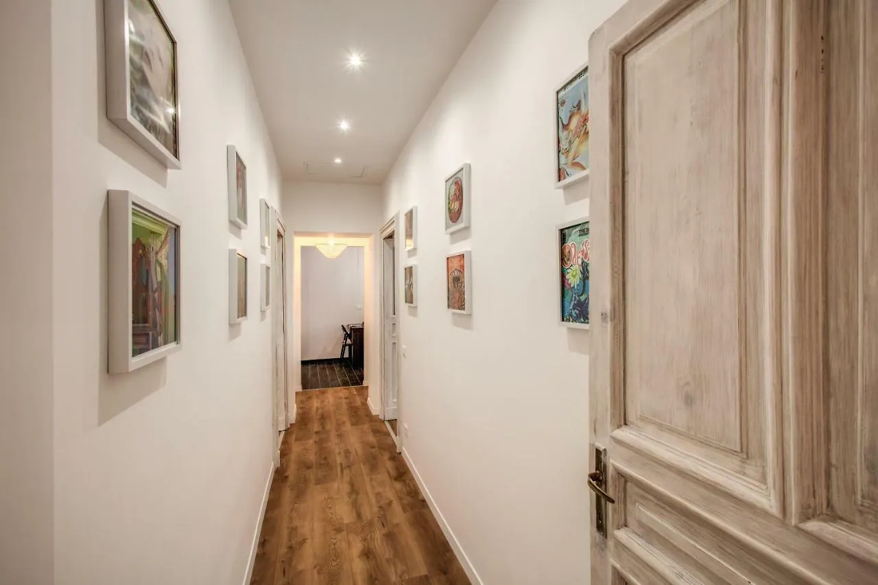 Virginia-S Home In Monti Rome Apartment