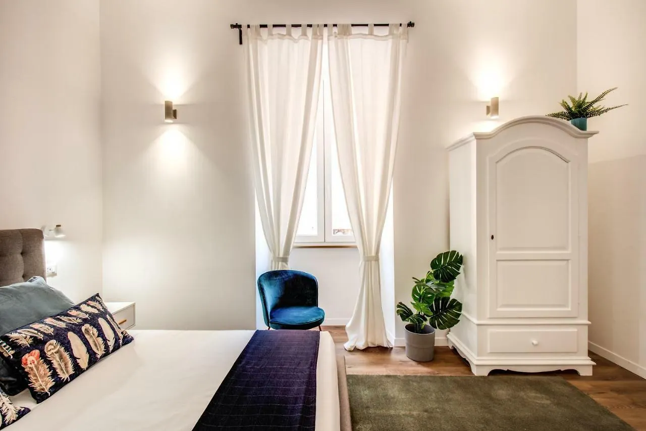 Apartment Virginia-S Home In Monti Rome